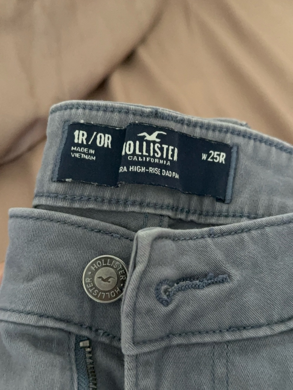 American Eagle and Hollister cargo pants - Picture 2 of 4